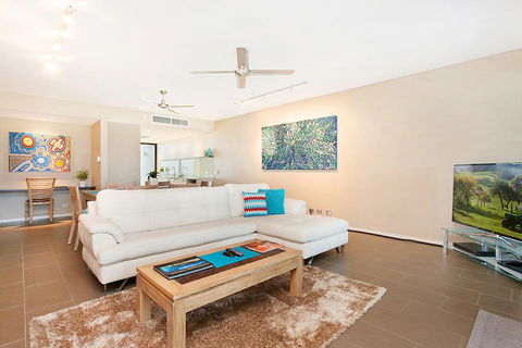 Saltwater Suites - 1,2 & 3 Bed Waterfront Apartments - Dentist Find 1