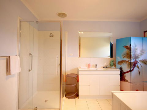 Salty Air Apartments Kingscote Kangaroo Island - Dentist Search 1
