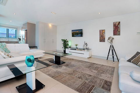 Samar Cove, Unit 8 - Dentists Australia 2