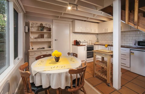 Santosa Cottage Sassafras - Dentist Search 1