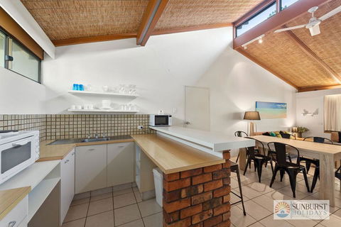 Sapphire Owl - Dentists Australia 1