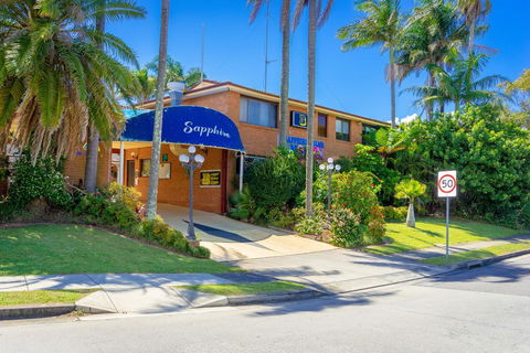 Sapphire Palms Motel - Dentists Australia 1