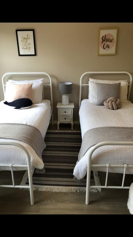 Sea Change Guesthouse - Dentist Find 3