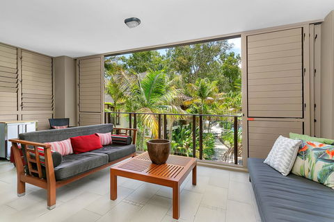 Sea Temple Private Apartments - Dentists Australia 1