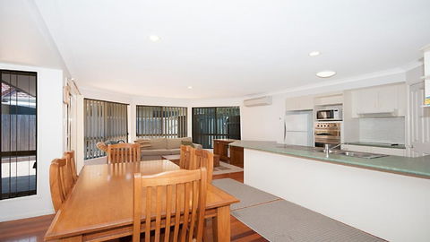 Seachange - Foxtel, Netflix, WiFi - Dentist Find 2