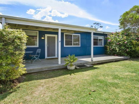 Seahorse - Beach Just 550m From House - Dentist Search 0