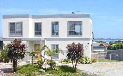 Seaview Holidays San Remo - Dentists Australia 0