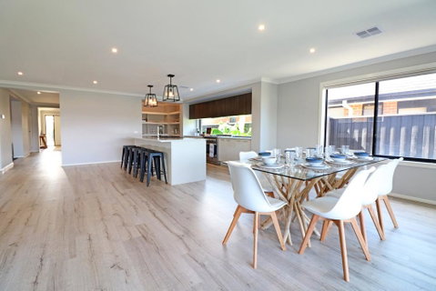 Serenity On Currawong - Billiards, Home Theatre, WiFi, Linen, 4 Bdrms - Dentist Find 1