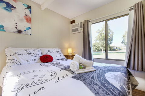 Serpentine Falls Tourist Village - Dentist Find 3