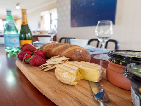 Seven Smiles - Riverside Location And Ocean Views - Dentist Search 3