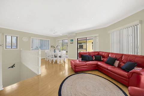 Seychells - Toowoon Bay - Dentists Australia 3