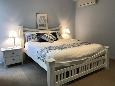 Shellys Place - Dentist Find 2