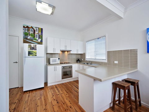 Short Street, 4, The Beach Cottage - Dentist Find 2