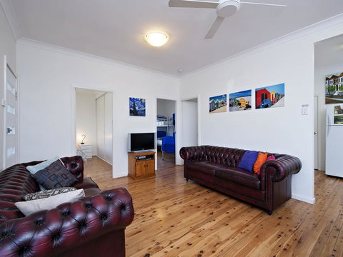 Short Street, 4, The Beach Cottage - Dentist Find 1