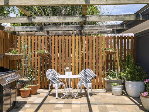Silky Oak Cottage - Cosy With Country Views - Dentist Find 1