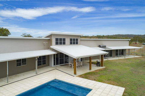 Skyline Farm House - Dentists Australia 0