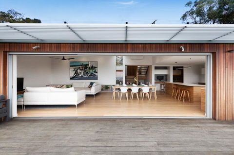 Skyluxe Luxury Retreat With Water Views And Deluxe Interior From Every Room - Dentists Australia 3