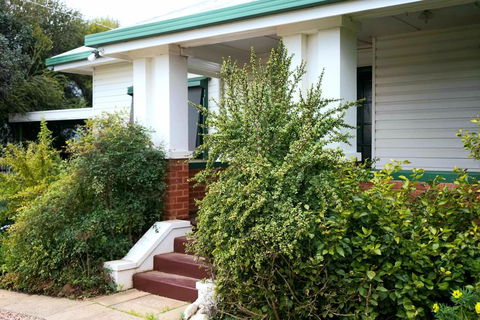 Skymirror Cottage - Dentist Search 0