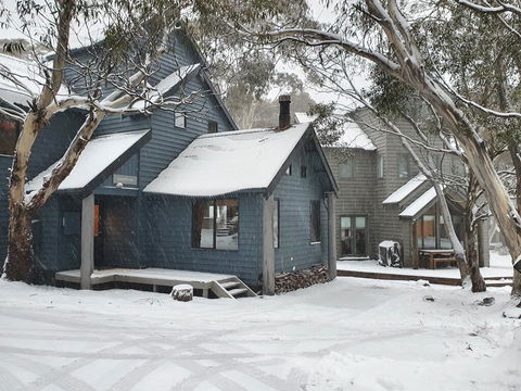 SNOWED INN Apartment - Dentist Search 2
