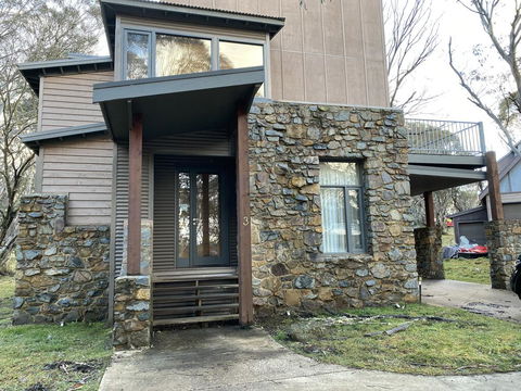Sonoma Chalet - Dentist Search 0