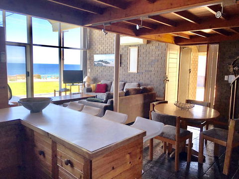 South Beach House 2 - 11 Gold Coast Drive - Dentist Find 2