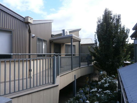Sovereign Views Apartments - Dentist Find 1