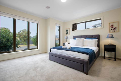 Spacious Lovely 5Beds Home@Point Cook - Dentist Find 1