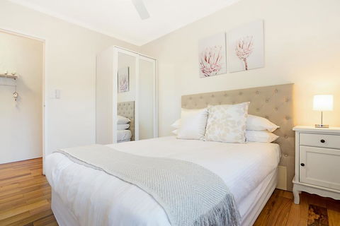 Spacious Renovated Apartment In Quiet Area - Dentist Search 2