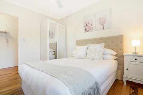 Spacious Renovated Apartment In Quiet Area - Dentist Find 2