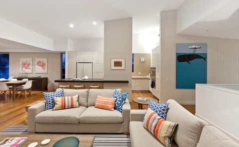 Spacious With Surf Views, Sunshine Beach - Dentist Find 3