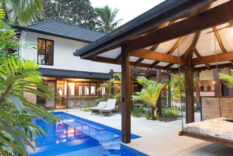 Spice At Oak Award Winning Luxury Absolute Oceanfront House Oak Beach Near Port Douglas - Dentist Find 0