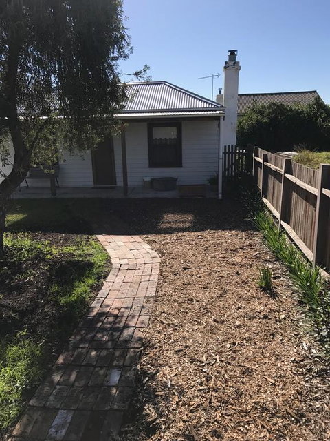 Stable Cottage - Dentist Search 3