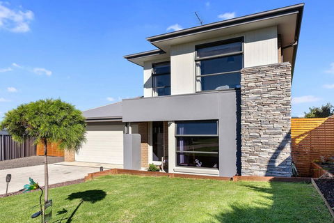 STELLAVISTA - 4 Bedrooms, Free Wifi, Views - Dentist Find 3