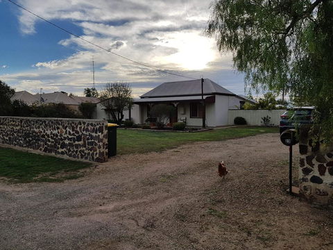 Stonewall Cottage - Dentists Australia 0