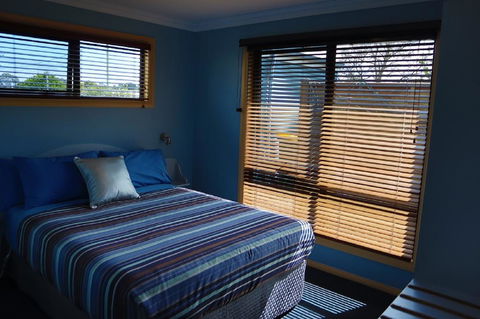 Strahan Bungalows - Dentists Australia 1