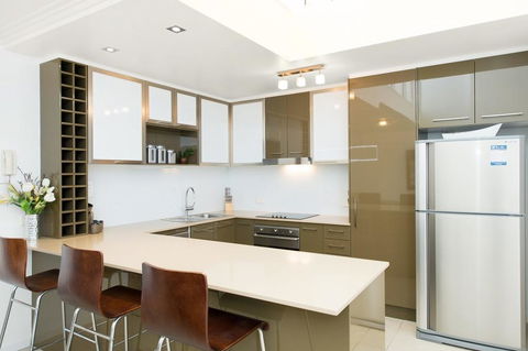 Stunning Surfside Apartment - Boyd St, Woorim - Dentist Find 3