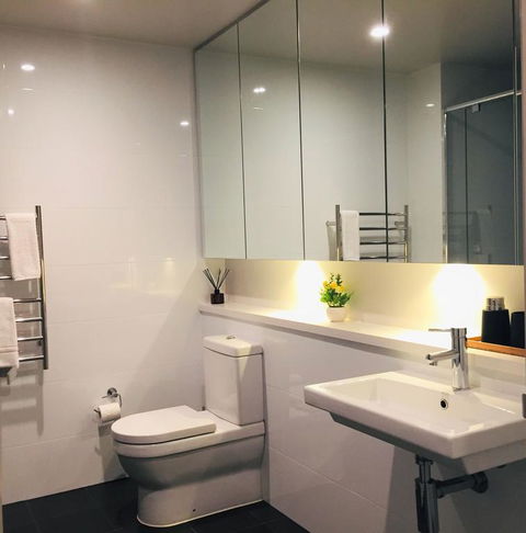 Stylish 2BR With Stunning Views - Sydney Olympic Park - Dentists Australia 3