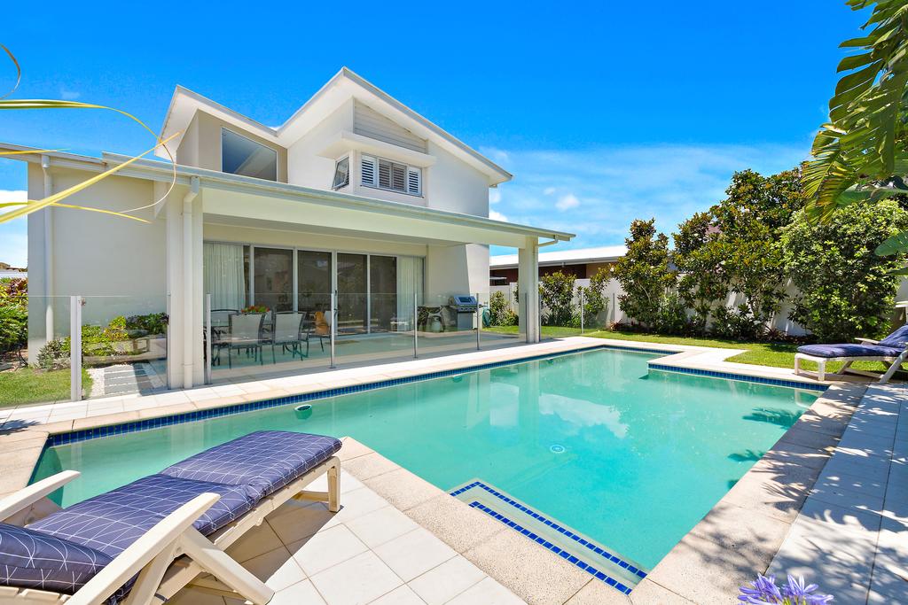 Summer Beach House on Tallows Avenue Kingscliff