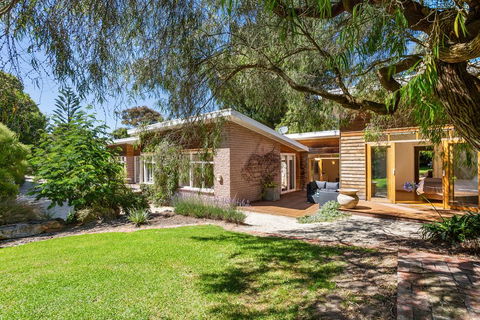 Sun Valley - Boutique Portsea Accommodation - Dentist Search 1
