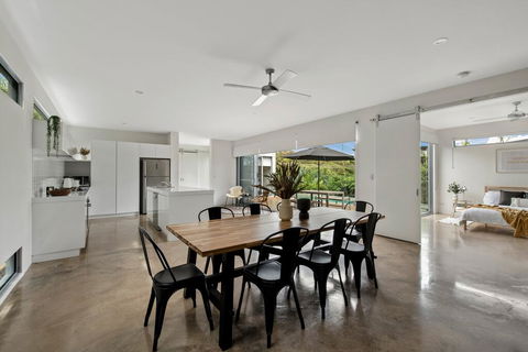 Sundays Beach House - Dentist Find 1