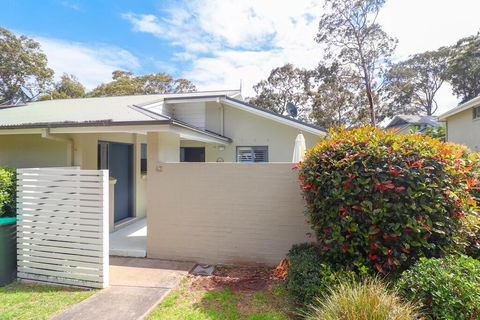 Sunflower Villa In Raffertys Resort - Dentist Search 1