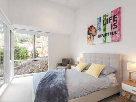 SUNRISE AT BREAKERS - Townhouse Close To Town - Dentists Australia 2