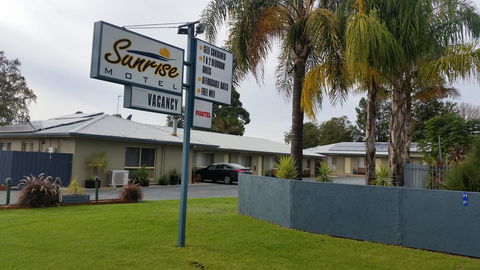 Sunrise Motel - Dentist Find 0