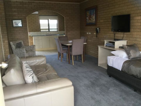 Sunrise Motel - Dentist Find 1
