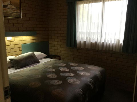 Sunrise Motel - Dentist Find 3