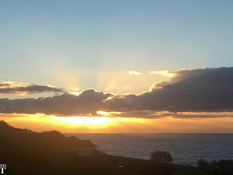 Sunrise Over Easts 1 - Pets Stay Free, Views - Dentist Find 1