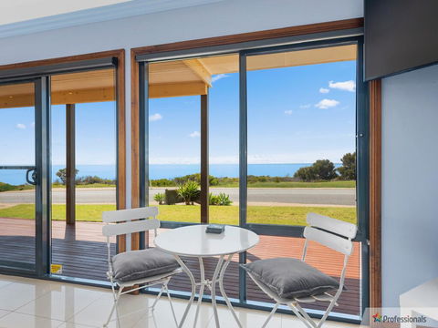 Sunset Cove Beach House - Dentists Australia 3