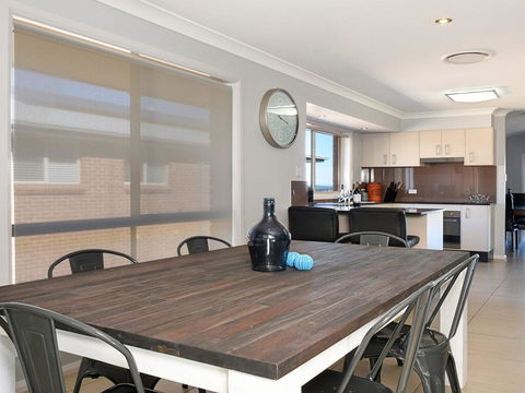 Sunset Over Neptune - Pet Friendly, 5 Min To Beach - Dentist Search 2