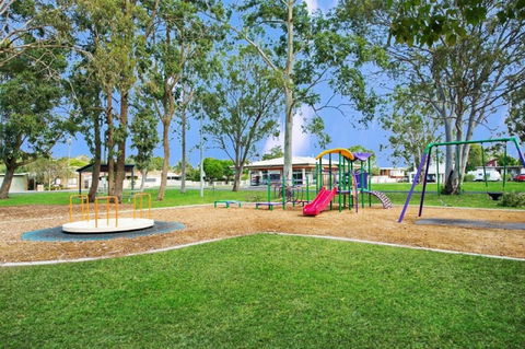 Sunsets From Your Front Patio - Sylvan Beach Esp, Bellara - Dentists Australia 1