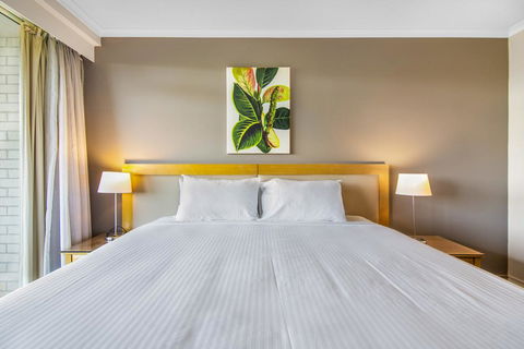 Super Convenient Apartment With Garden Views - Dentist Find 1